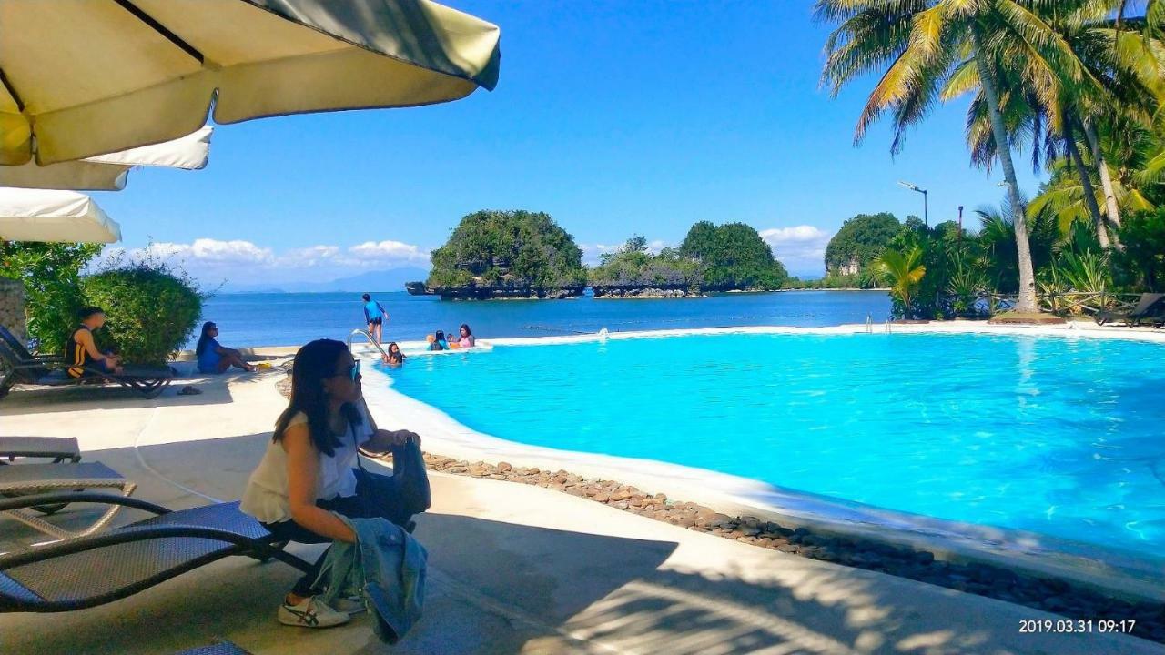 Caluwayan Palm Island Resort & Restaurant Exterior photo