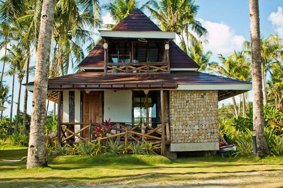 Caluwayan Palm Island Resort & Restaurant Exterior photo